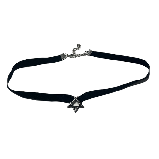 Heartagram Clasp Choker